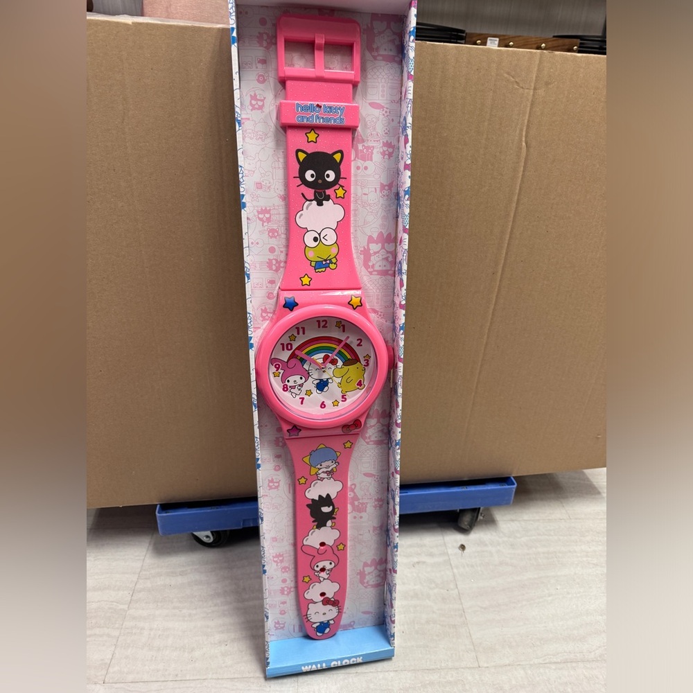LARGE HELLO KITTY AND FRIENDS WALL WRIST WATCH CLOCK